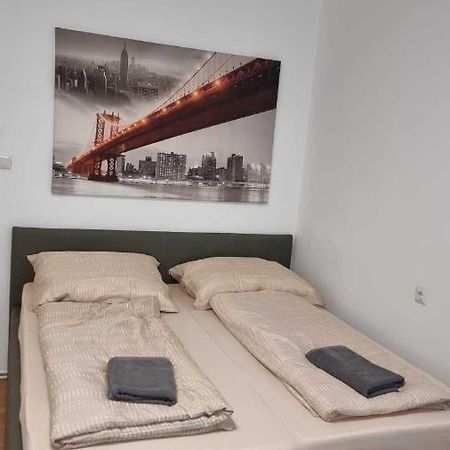 Premier Triple Room Mz Vienne Extérieur photo