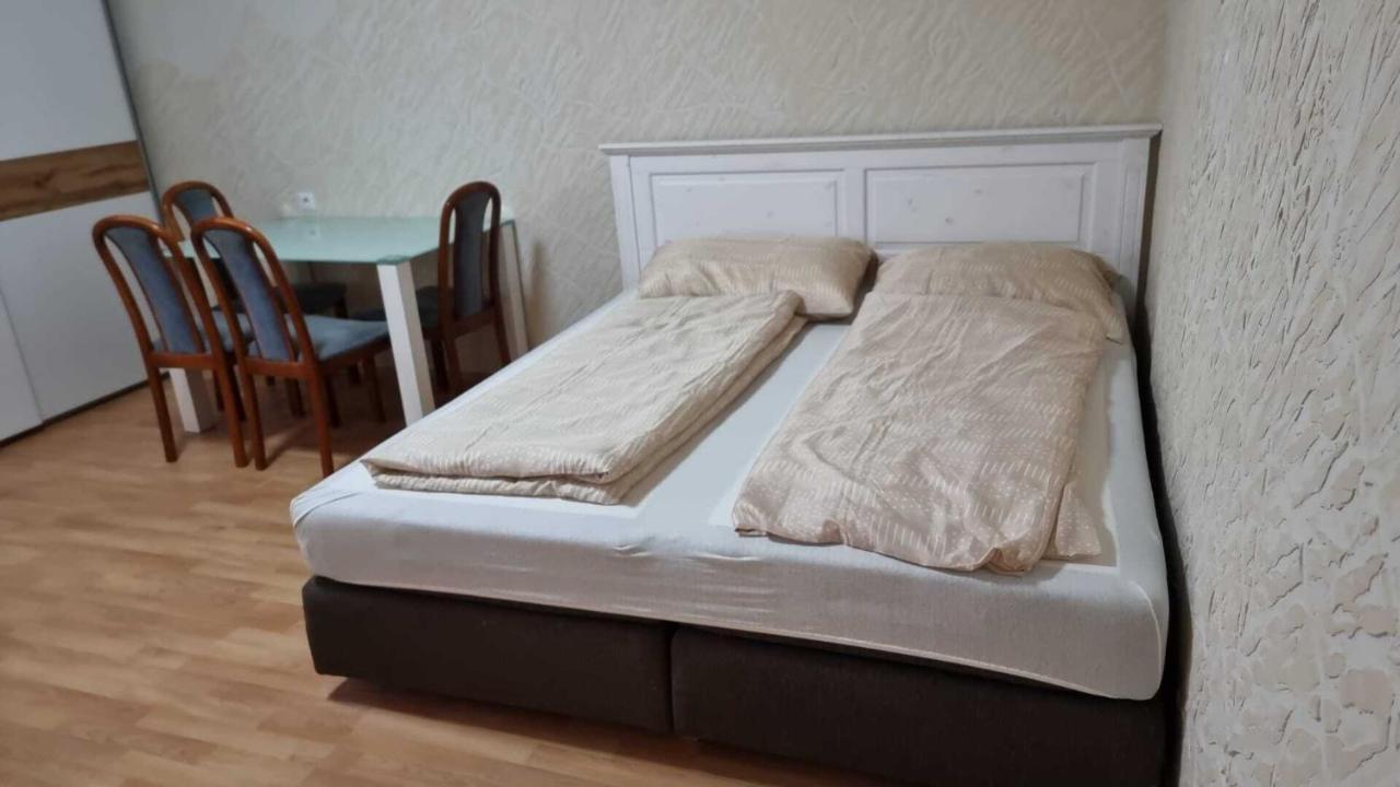 Premier Triple Room Mz Vienne Extérieur photo